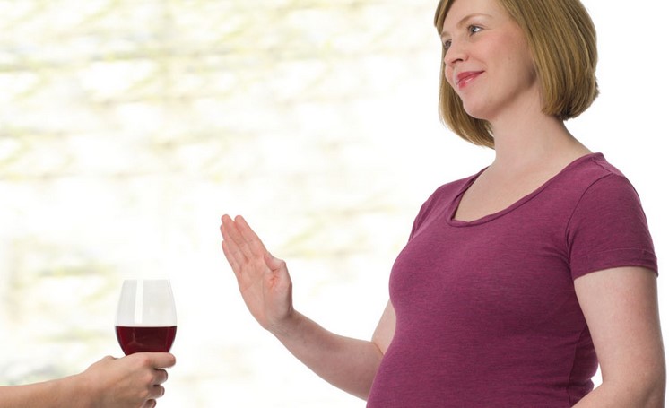 What Drinks to Avoid While Pregnant